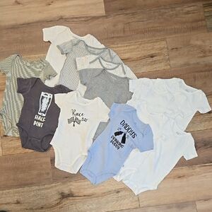 9-12 month short sleeve onsies bundle Gender Neutral